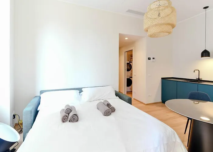 Cathedral - The House Of Travelers 아파트 코모