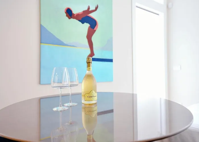 Cathedral - The House Of Travelers 코모