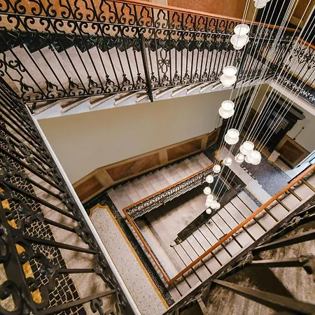 Cathedral - The House Of Travelers Apartamento *