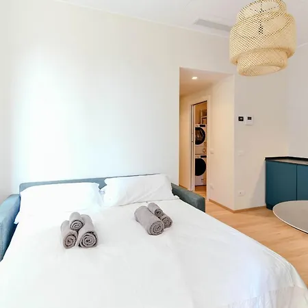 Cathedral - The House Of Travelers アパート コモ